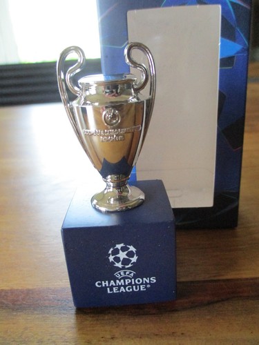 Uefa champions league pokal - league, 45
